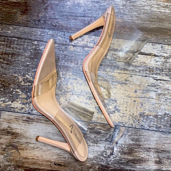 Shoes - Sexy Nude Pointed heels